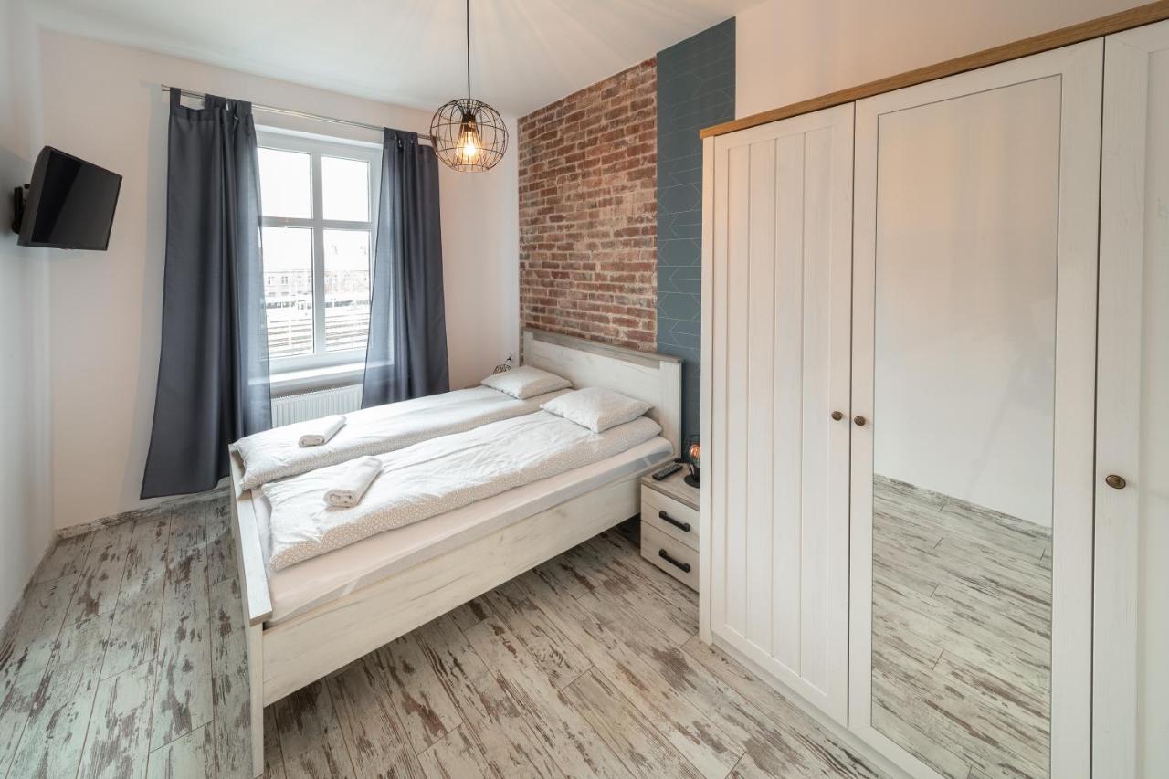 Around The World Vision Apartment - Centrum 오폴레 외부 사진